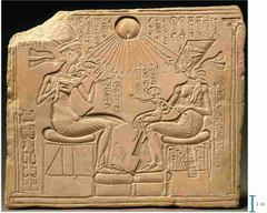 Akhenaten Nefertiti, and 3 Daughters