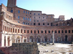 Markets of Trajan (Forum of Trajan)
106-112 C.E.
Brick and concrete
Had 150 shops
Multilevel mall, in a semicircular shape
Main space used groin vaults, each individual shop featured a barrel vault Markets of Trajan (Forum of Trajan)
106-112 C.E.
Brick and concrete
Had 150 shops
Multilevel mall, in a semicircular shape
Main space used groin vaults, each individual shop featured a barrel vault