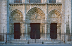 Royal Portal, West Façade, Chartres Cathedral, b. 1134, France, limestone (Early Gothic Art) Royal Portal, West Façade, Chartres Cathedral, b. 1134, France, limestone (Early Gothic Art)